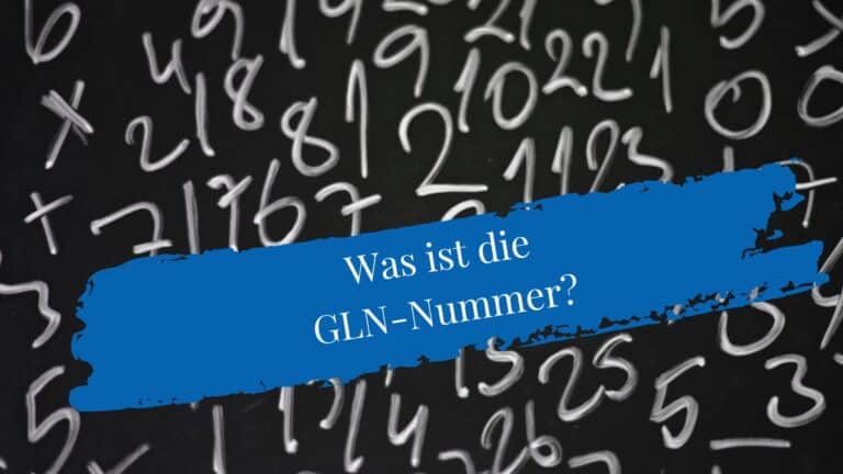 GLN-Nummer: Foto von Wandtafel, mit Kreide mit Zahlen beschriftet