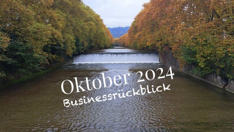 Herbstliche Allee an der Sihl mit Schriftzug: Oktober 2024 Businessrückblick