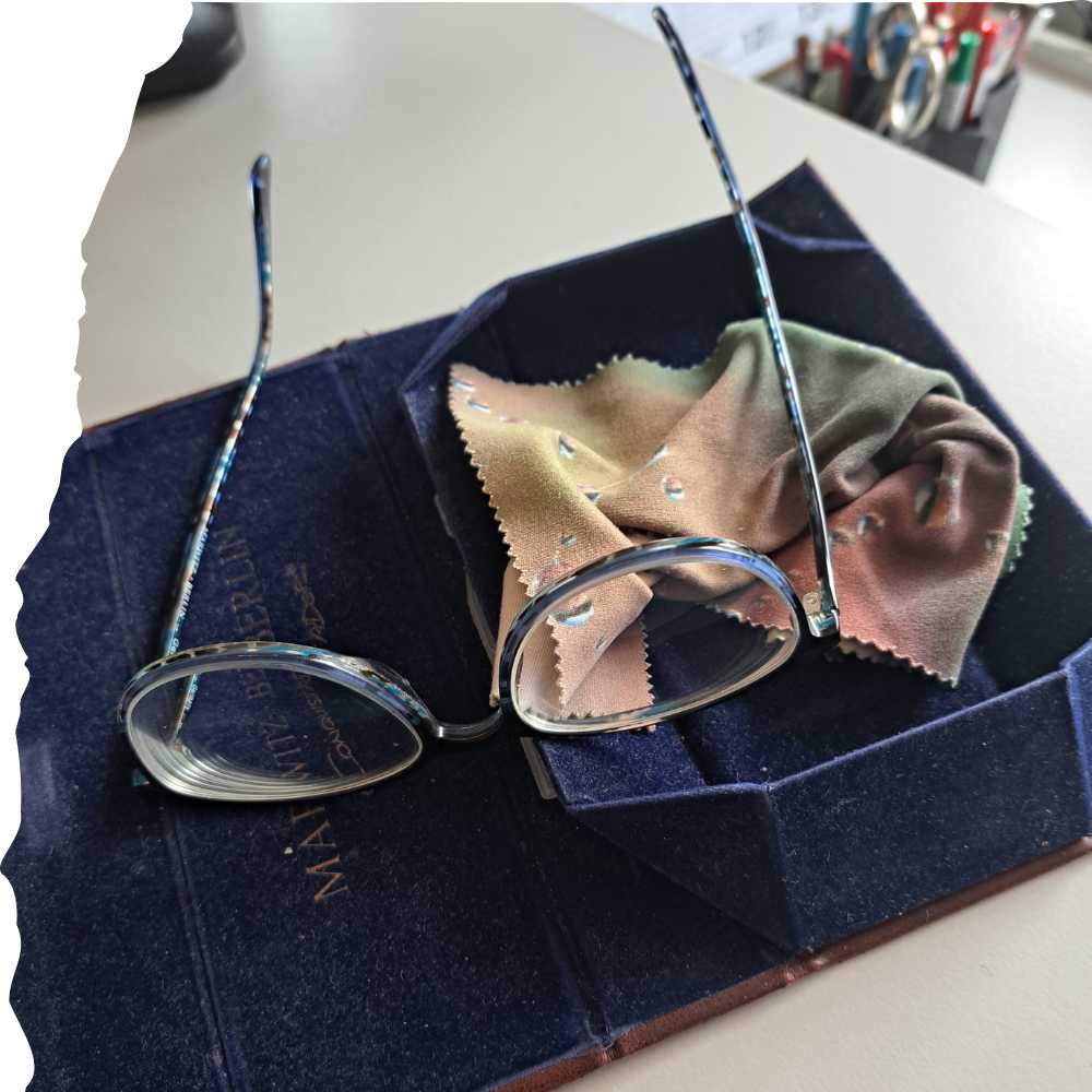 Lesebrille und Brillenputztuch