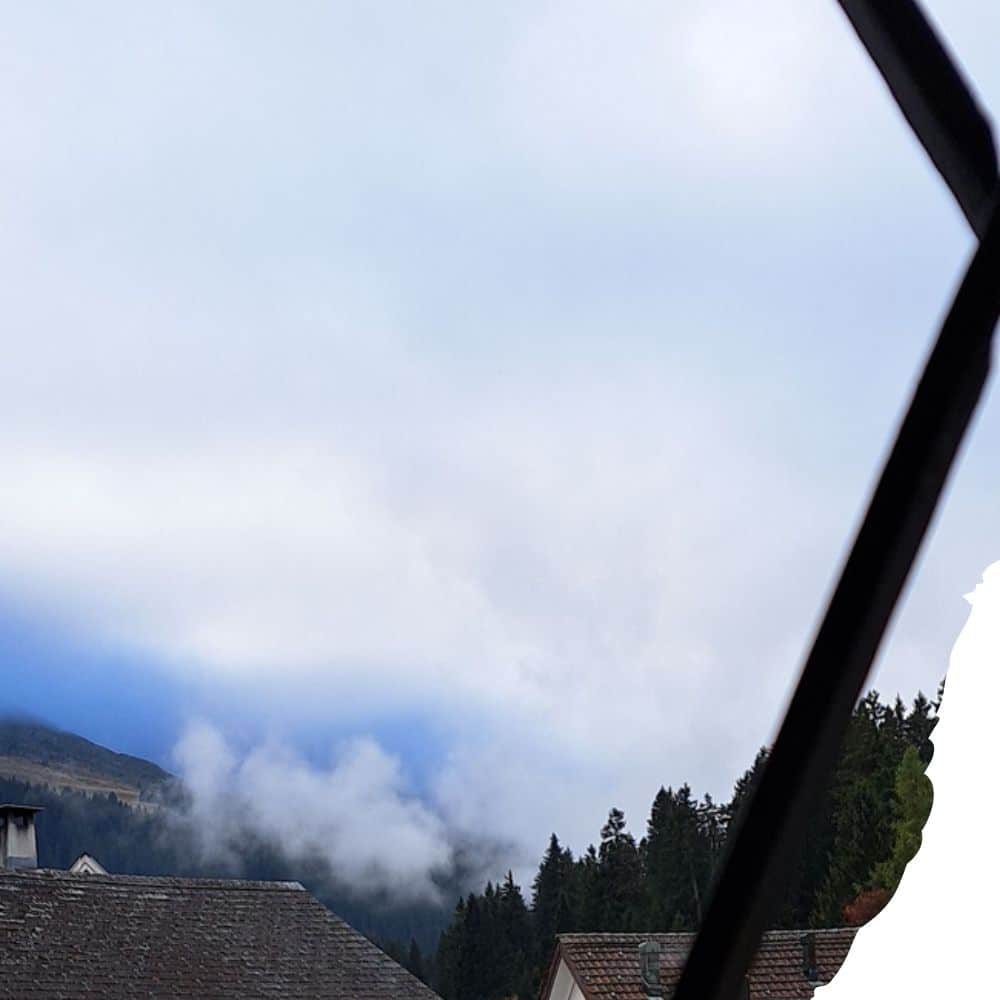 Ausblick auf Wolken (wo das Lenzerhorn sichtbar sein sollte)